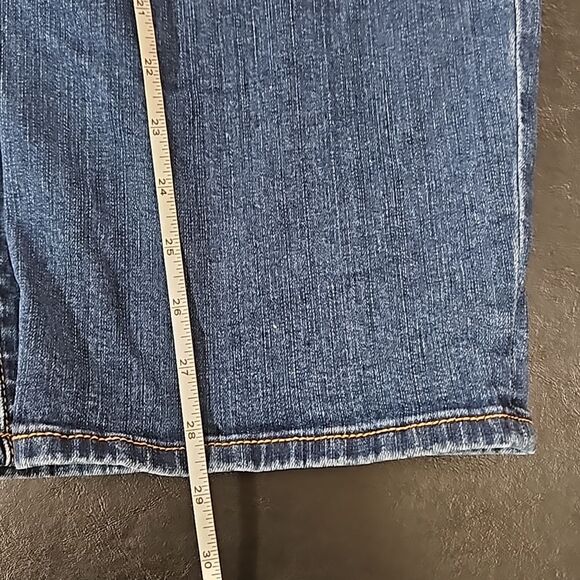 Torrid Womens boyfriend straight jeans Size 26 plus medium wash high rise casual - Picture 9 of 9